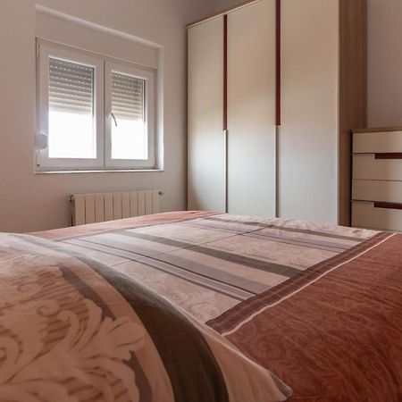 Modern Apartment Sara-Near The Beach Привлака Экстерьер фото
