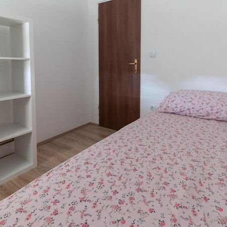 Modern Apartment Sara-Near The Beach Привлака Экстерьер фото